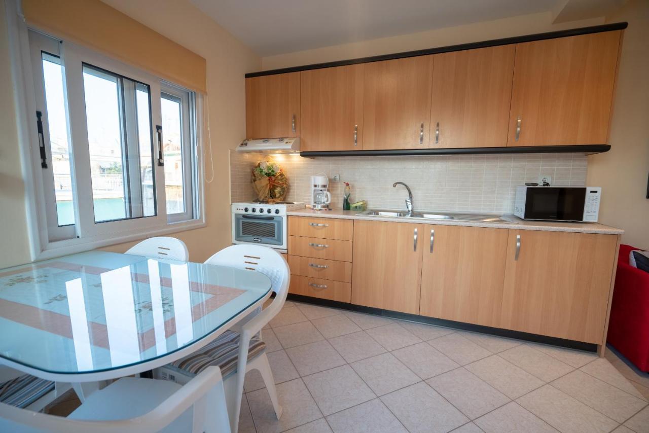 Attica Train Station 1 Bedroom 4 Pers Apartment Atenas Exterior foto